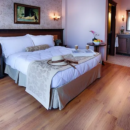 Hotel Kibele & 3*